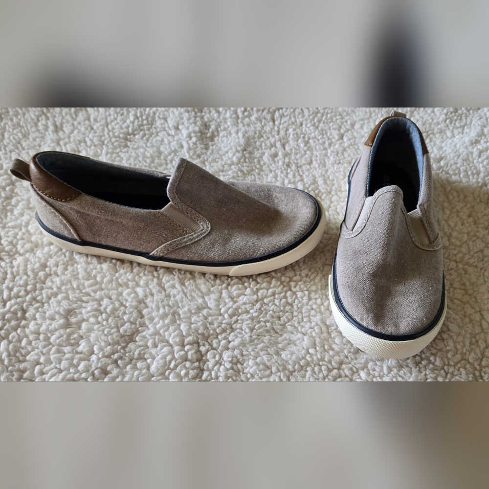 Old Navy Gray Sneakers Slip-On Style
